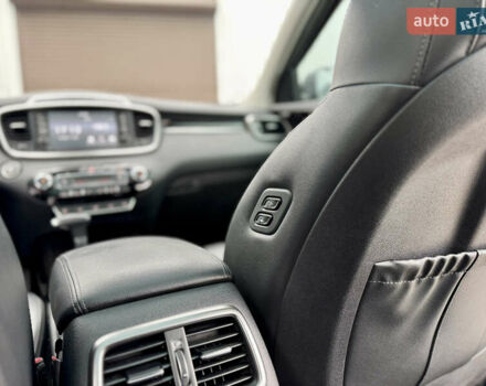 Черный Киа Соренто, объемом двигателя 2.2 л и пробегом 165 тыс. км за 25700 $, фото 23 на Automoto.ua