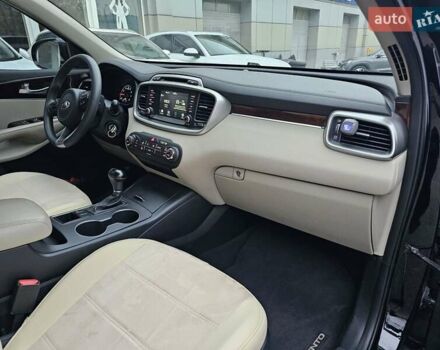 Черный Киа Соренто, объемом двигателя 0 л и пробегом 144 тыс. км за 16700 $, фото 12 на Automoto.ua