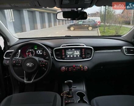 Черный Киа Соренто, объемом двигателя 2.36 л и пробегом 99 тыс. км за 16450 $, фото 8 на Automoto.ua