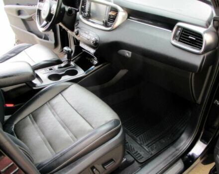 Чорний Кіа Соренто, об'ємом двигуна 3.3 л та пробігом 57 тис. км за 4000 $, фото 9 на Automoto.ua