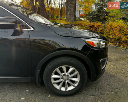 Черный Киа Соренто, объемом двигателя 2.4 л и пробегом 173 тыс. км за 16490 $, фото 2 на Automoto.ua