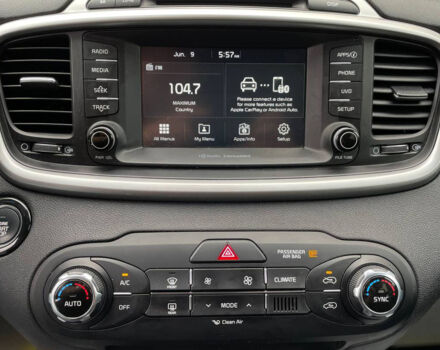 Черный Киа Соренто, объемом двигателя 2.4 л и пробегом 115 тыс. км за 17700 $, фото 16 на Automoto.ua