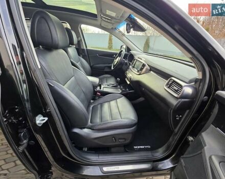 Чорний Кіа Соренто, об'ємом двигуна 2.2 л та пробігом 123 тис. км за 24950 $, фото 46 на Automoto.ua