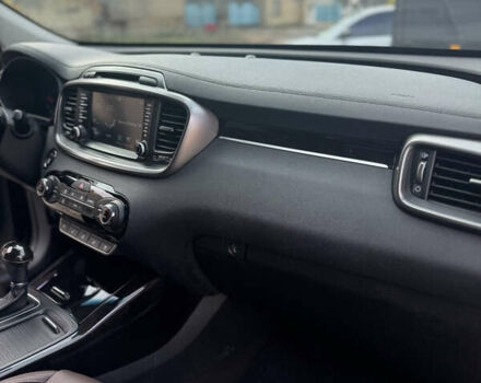 Чорний Кіа Соренто, об'ємом двигуна 2.2 л та пробігом 160 тис. км за 21599 $, фото 23 на Automoto.ua