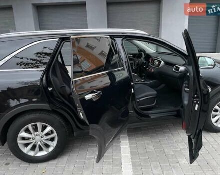 Черный Киа Соренто, объемом двигателя 2.36 л и пробегом 99 тыс. км за 16450 $, фото 12 на Automoto.ua