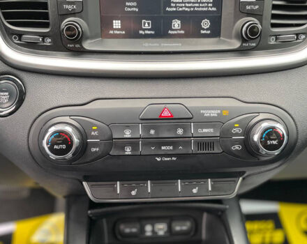 Черный Киа Соренто, объемом двигателя 2.4 л и пробегом 115 тыс. км за 17700 $, фото 15 на Automoto.ua