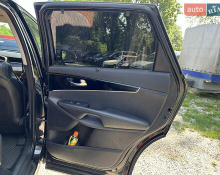 Черный Киа Соренто, объемом двигателя 2.2 л и пробегом 190 тыс. км за 25999 $, фото 17 на Automoto.ua