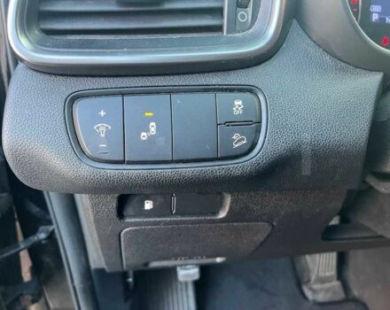 Черный Киа Соренто, объемом двигателя 2 л и пробегом 52 тыс. км за 18547 $, фото 17 на Automoto.ua