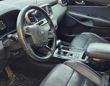 Чорний Кіа Соренто, об'ємом двигуна 2.2 л та пробігом 176 тис. км за 10800 $, фото 4 на Automoto.ua