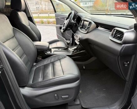 Кіа Соренто 2018 у Вінниці на Automoto.ua Чорний Кіа Соренто, об'ємом двигуна 2.2 л та пробігом 117 тис. км за 24800 $, фото 50 на Automoto.ua