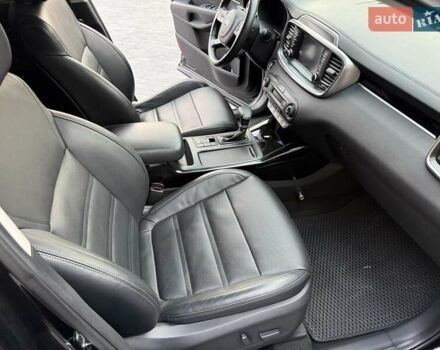 Кіа Соренто 2018 у Вінниці на Automoto.ua Чорний Кіа Соренто, об'ємом двигуна 2.2 л та пробігом 117 тис. км за 24800 $, фото 49 на Automoto.ua
