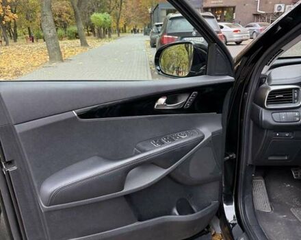 Черный Киа Соренто, объемом двигателя 2.2 л и пробегом 307 тыс. км за 18000 $, фото 3 на Automoto.ua