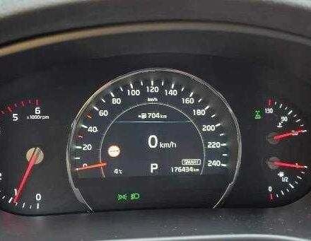 Чорний Кіа Соренто, об'ємом двигуна 2.2 л та пробігом 176 тис. км за 10800 $, фото 6 на Automoto.ua