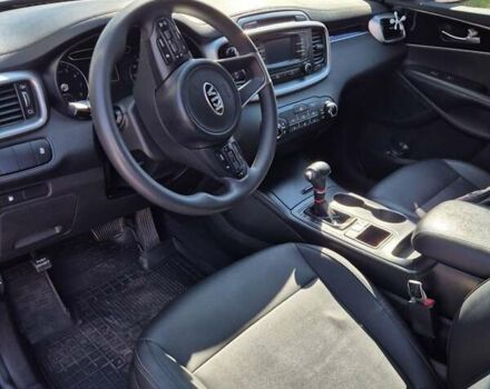 Чорний Кіа Соренто, об'ємом двигуна 2.4 л та пробігом 160 тис. км за 16100 $, фото 9 на Automoto.ua