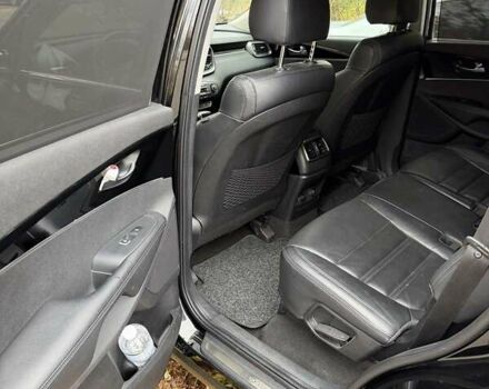 Черный Киа Соренто, объемом двигателя 2.2 л и пробегом 307 тыс. км за 18000 $, фото 4 на Automoto.ua