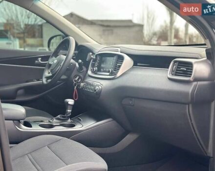 Чорний Кіа Соренто, об'ємом двигуна 2.36 л та пробігом 140 тис. км за 23200 $, фото 4 на Automoto.ua