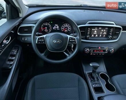 Чорний Кіа Соренто, об'ємом двигуна 3.34 л та пробігом 170 тис. км за 16800 $, фото 21 на Automoto.ua