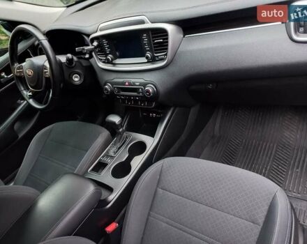 Чорний Кіа Соренто, об'ємом двигуна 3.34 л та пробігом 272 тис. км за 18500 $, фото 40 на Automoto.ua