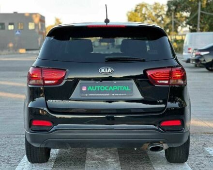Черный Киа Соренто, объемом двигателя 3.3 л и пробегом 170 тыс. км за 16800 $, фото 5 на Automoto.ua