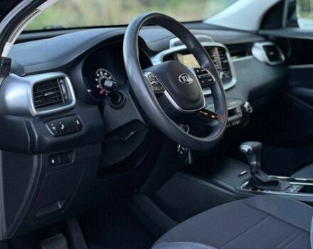 Черный Киа Соренто, объемом двигателя 3.3 л и пробегом 170 тыс. км за 16800 $, фото 9 на Automoto.ua