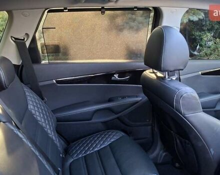 Чорний Кіа Соренто, об'ємом двигуна 2.2 л та пробігом 134 тис. км за 29999 $, фото 55 на Automoto.ua