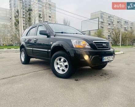 Черный Киа Соренто, объемом двигателя 2.5 л и пробегом 258 тыс. км за 7900 $, фото 1 на Automoto.ua