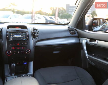 Коричневий Кіа Соренто, об'ємом двигуна 2.4 л та пробігом 119 тис. км за 13000 $, фото 12 на Automoto.ua