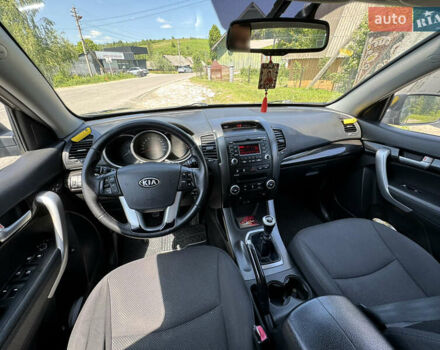 Коричневий Кіа Соренто, об'ємом двигуна 2.2 л та пробігом 233 тис. км за 12300 $, фото 11 на Automoto.ua