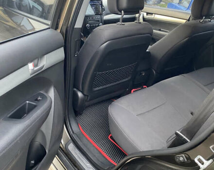 Коричневый Киа Соренто, объемом двигателя 2.2 л и пробегом 262 тыс. км за 12500 $, фото 7 на Automoto.ua