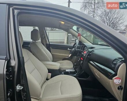 Коричневий Кіа Соренто, об'ємом двигуна 2.2 л та пробігом 265 тис. км за 10999 $, фото 52 на Automoto.ua