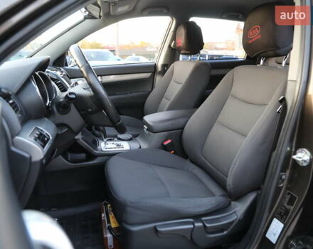 Коричневий Кіа Соренто, об'ємом двигуна 2.4 л та пробігом 119 тис. км за 13000 $, фото 6 на Automoto.ua