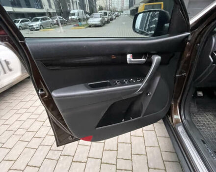 Коричневий Кіа Соренто, об'ємом двигуна 2.2 л та пробігом 230 тис. км за 16000 $, фото 19 на Automoto.ua
