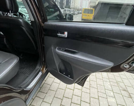 Коричневий Кіа Соренто, об'ємом двигуна 2.2 л та пробігом 230 тис. км за 16000 $, фото 28 на Automoto.ua