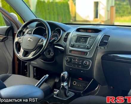 Коричневый Киа Соренто, объемом двигателя 2.2 л и пробегом 212 тыс. км за 15500 $, фото 11 на Automoto.ua