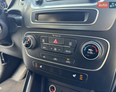 Коричневый Киа Соренто, объемом двигателя 2.2 л и пробегом 212 тыс. км за 15500 $, фото 16 на Automoto.ua