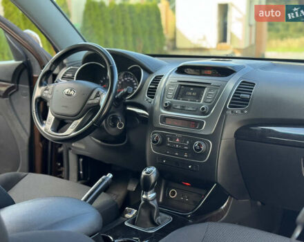 Коричневый Киа Соренто, объемом двигателя 2.2 л и пробегом 212 тыс. км за 15500 $, фото 8 на Automoto.ua