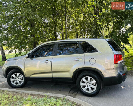 Коричневый Киа Соренто, объемом двигателя 2.4 л и пробегом 93 тыс. км за 13200 $, фото 2 на Automoto.ua