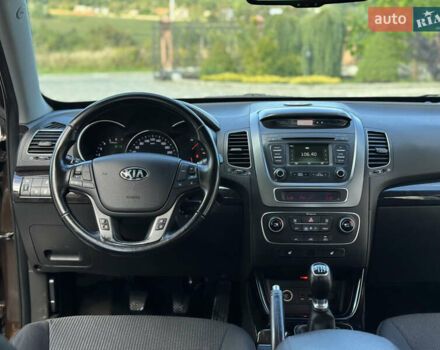 Коричневый Киа Соренто, объемом двигателя 2.2 л и пробегом 212 тыс. км за 15500 $, фото 6 на Automoto.ua