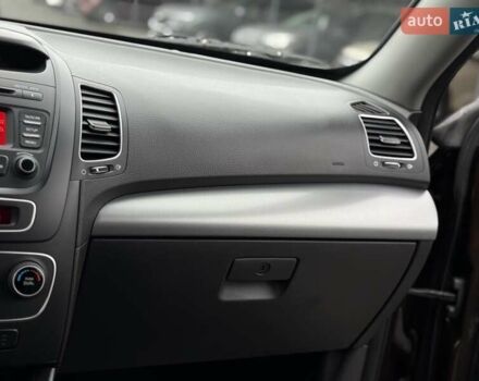 Коричневий Кіа Соренто, об'ємом двигуна 2.2 л та пробігом 91 тис. км за 18700 $, фото 38 на Automoto.ua