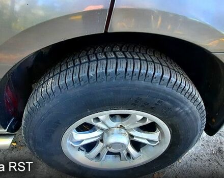 Червоний Кіа Соренто, об'ємом двигуна 2.5 л та пробігом 230 тис. км за 4000 $, фото 8 на Automoto.ua