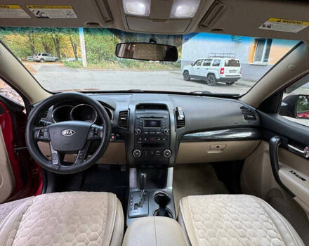 Красный Киа Соренто, объемом двигателя 2.36 л и пробегом 213 тыс. км за 10500 $, фото 13 на Automoto.ua