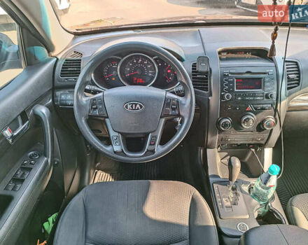 Красный Киа Соренто, объемом двигателя 2.4 л и пробегом 312 тыс. км за 10490 $, фото 15 на Automoto.ua
