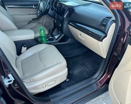 Красный Киа Соренто, объемом двигателя 2.35 л и пробегом 169 тыс. км за 14000 $, фото 4 на Automoto.ua