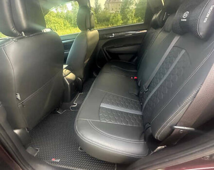 Червоний Кіа Соренто, об'ємом двигуна 2.36 л та пробігом 249 тис. км за 9999 $, фото 10 на Automoto.ua