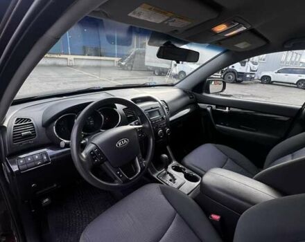 Красный Киа Соренто, объемом двигателя 2.36 л и пробегом 285 тыс. км за 12500 $, фото 11 на Automoto.ua