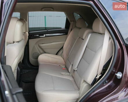 Красный Киа Соренто, объемом двигателя 2.36 л и пробегом 203 тыс. км за 13000 $, фото 9 на Automoto.ua