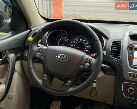 Червоний Кіа Соренто, об'ємом двигуна 2.4 л та пробігом 198 тис. км за 12500 $, фото 14 на Automoto.ua