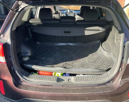 Красный Киа Соренто, объемом двигателя 2.35 л и пробегом 134 тыс. км за 11500 $, фото 6 на Automoto.ua