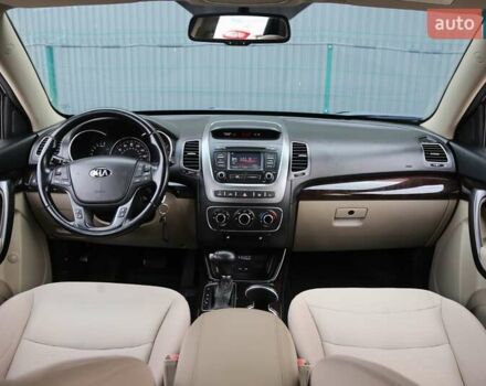 Красный Киа Соренто, объемом двигателя 2.36 л и пробегом 203 тыс. км за 13000 $, фото 13 на Automoto.ua