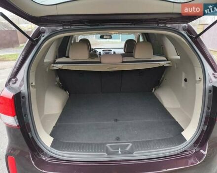 Красный Киа Соренто, объемом двигателя 2.36 л и пробегом 200 тыс. км за 12500 $, фото 10 на Automoto.ua